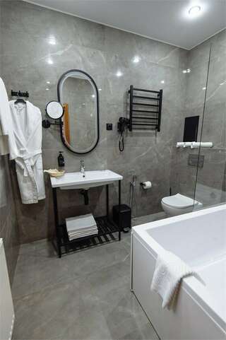 Гостиница Медвежий угол Сургут Улучшенный люкс с кроватью размера «king-size»-15