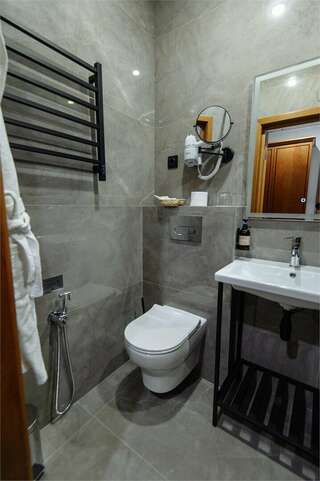 Гостиница Медвежий угол Сургут Стандартный двухместный номер с 1 кроватью или 2 отдельными кроватями-7