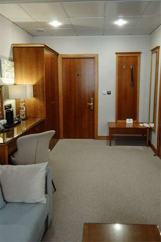 Гостиница Медвежий угол Сургут Семейный полулюкс-11