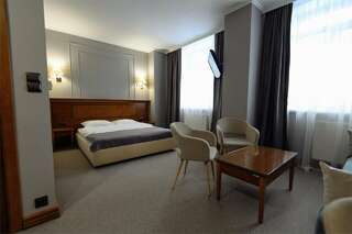 Гостиница Медвежий угол Сургут Семейный полулюкс-1