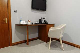 Гостиница Медвежий угол Сургут Улучшенный люкс с кроватью размера «king-size»-10