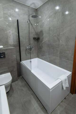 Гостиница Медвежий угол Сургут Улучшенный люкс-14