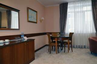 Гостиница Медвежий угол Сургут Улучшенный люкс-5